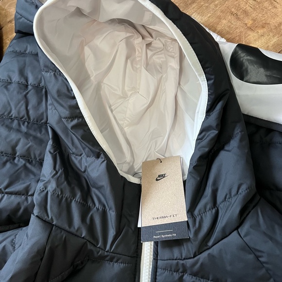 Men's Nike Therma-FIT Legacy Reversible Hooded Jacket - Picture 8 of 15